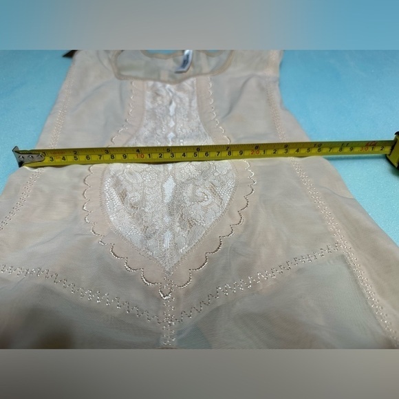 Tan Lacy Shapewear Tummy Tuck Suit XS-S - Picture 3 of 4